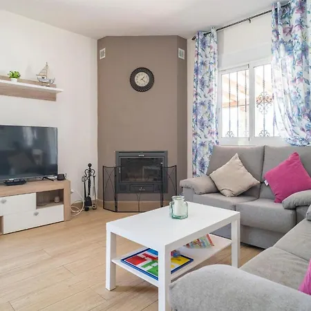 Holiday home Gorgeous In With Wifi Arenas (Malaga)